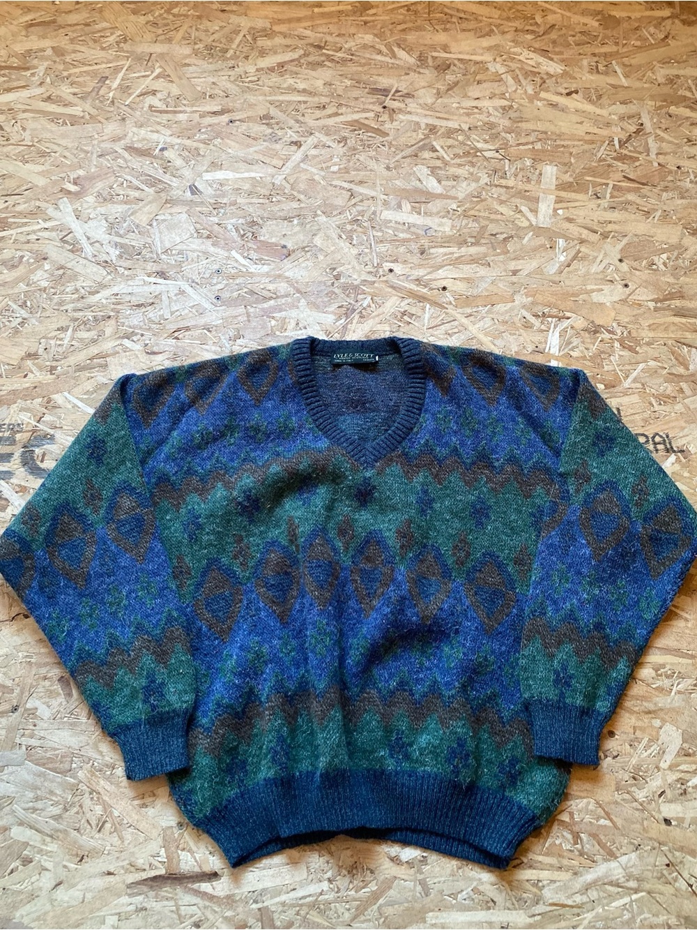 Vintage Lyle & Scott  Green & Blue Patterned V-Neck Men's Knit Sweater